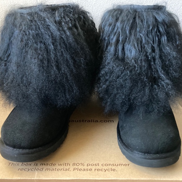 UGG CLASSIC SHORT MONGOLIAN CUFF FUR SHEEPSKIN BOOTS BLACK SIZE 8 - Picture 2 of 16